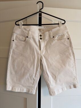 CAbi Lou Lou White Denim Bermuda Shorts: size 14